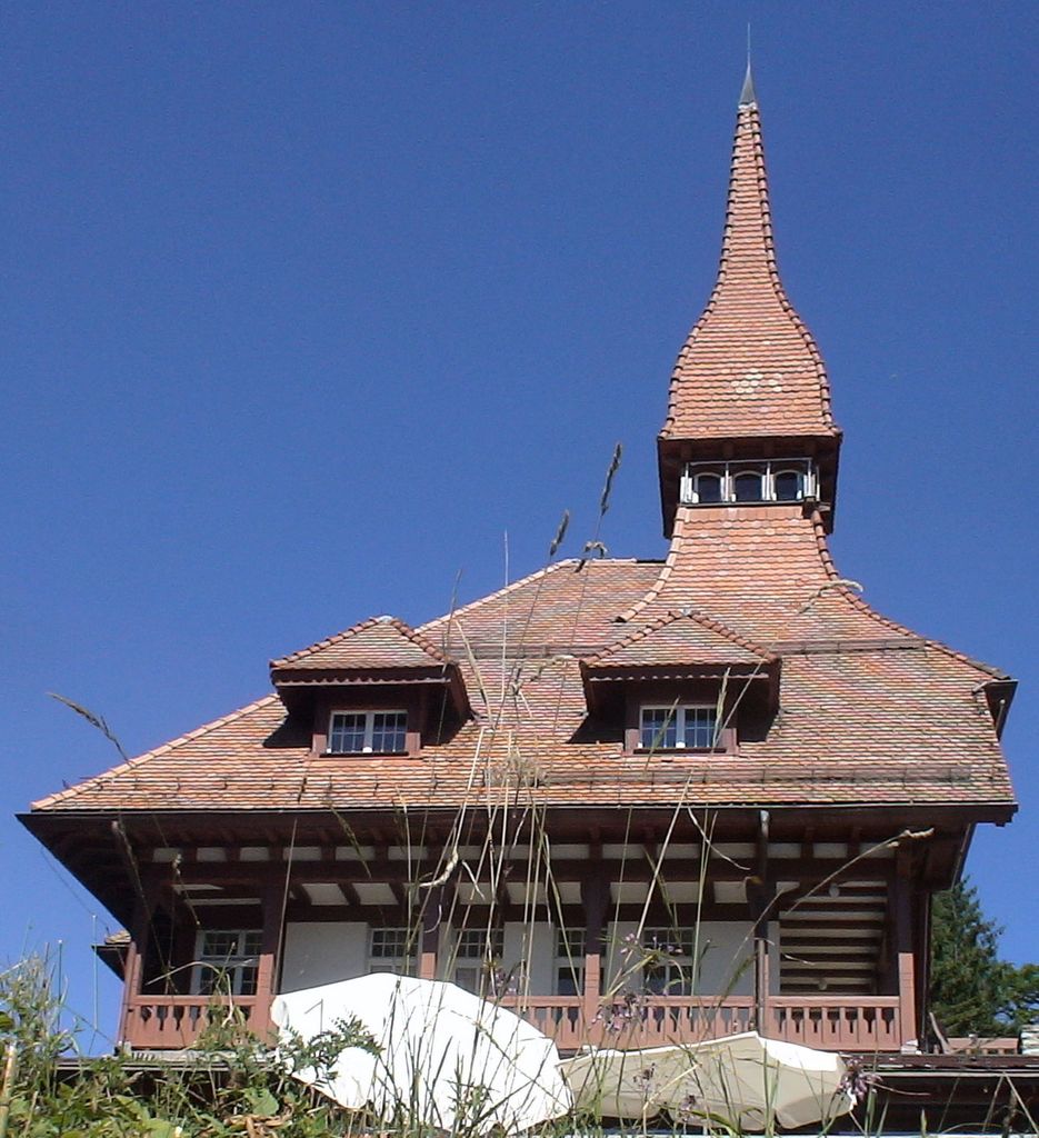 2010-08-26_Harder_Kulm%2C_Switzerland_-_panoramio