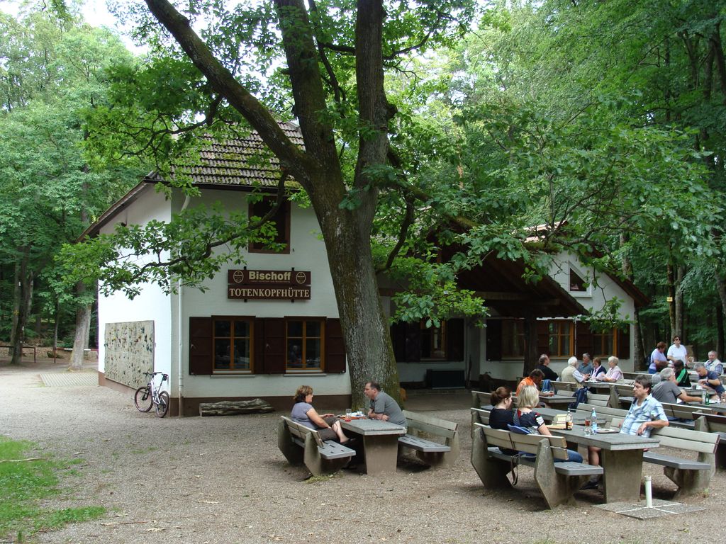 2011_Pf%C3%A4lzerwald_061_Totenkopfh%C3%BCtte