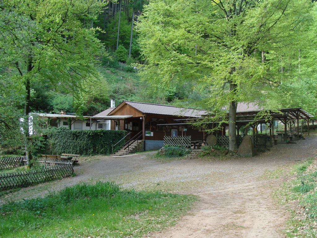 2014_Pf%C3%A4lzerwald_084_Siebeldinger_H%C3%BCtte