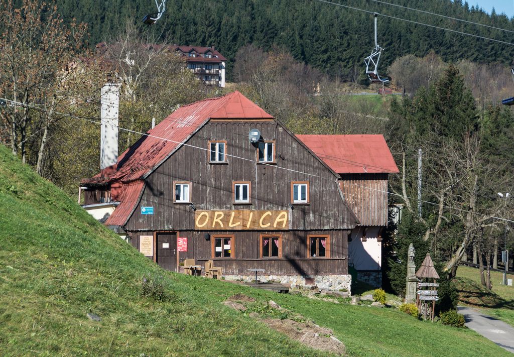2014_Schronisko_Orlica_w_Ziele%C5%84cu