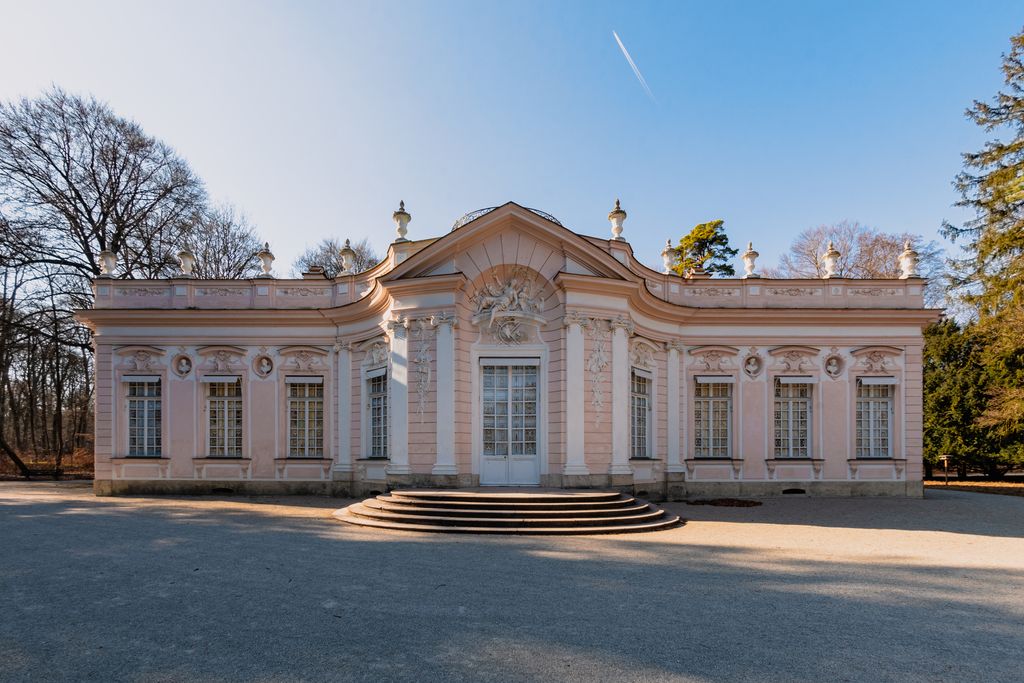 Photo №3 of Amalienburg