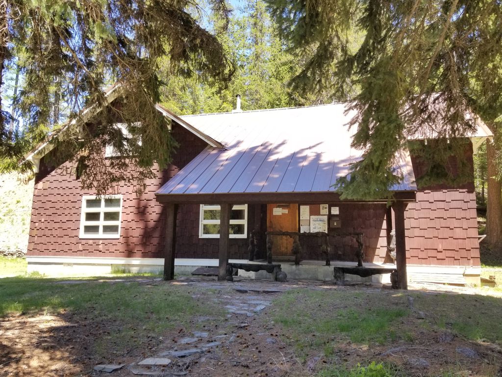 Admin_building_1_-_Red_Ives_RS_-_Idaho_Panhandle_NF_Idaho