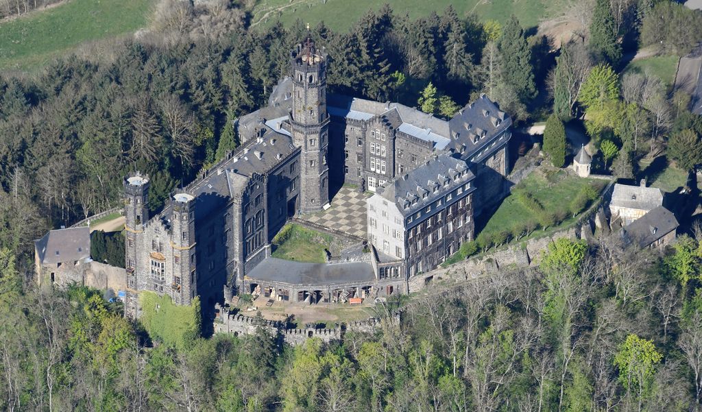 Photo №2 of Schloß Schaumburg