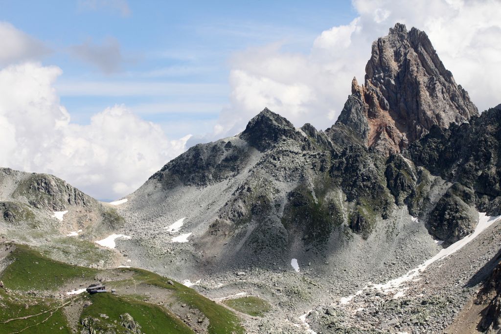 Photo №2 of Passage de la Mantaz