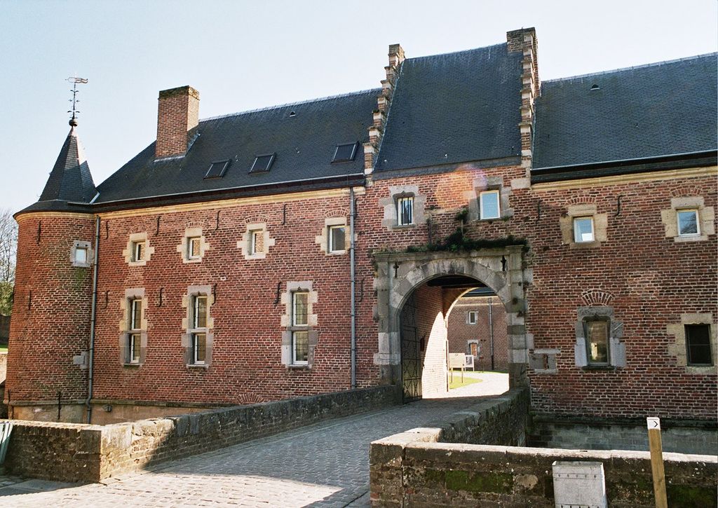 Photo №2 of Alden Biesen Waterburcht