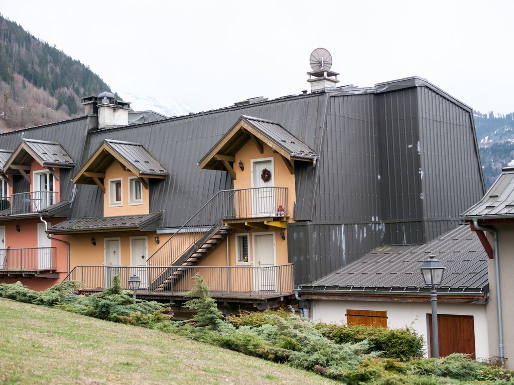 Apartment_houses%2C_Saint-Gervais-les-Bains_(P1080056)