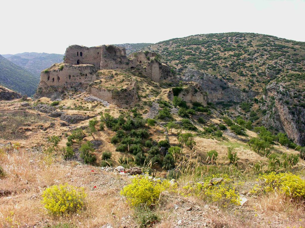 Photo №2 of Bagras Castle