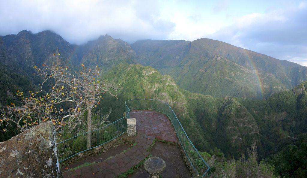 Photo №2 of Balcões