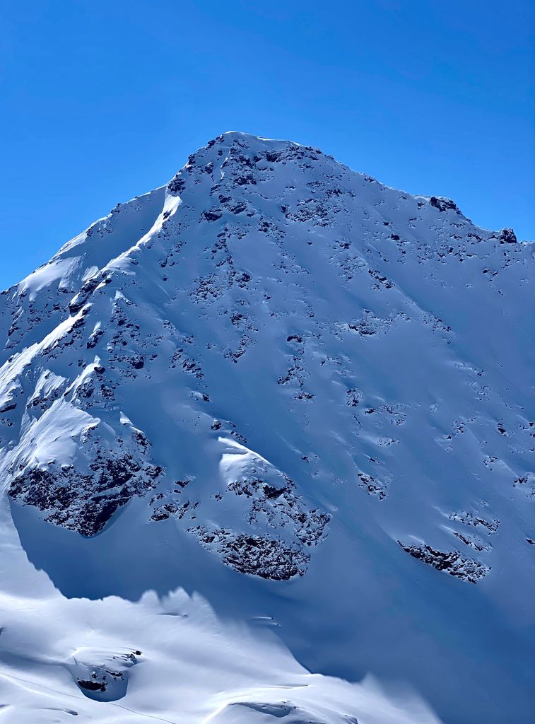 Photo №2 of Bec des Rosses