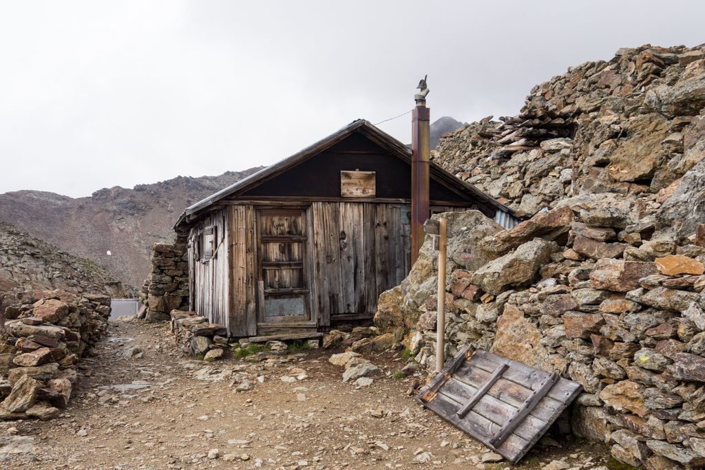 Photo №2 of Bivacco Battaglione skiatori monte Ortles