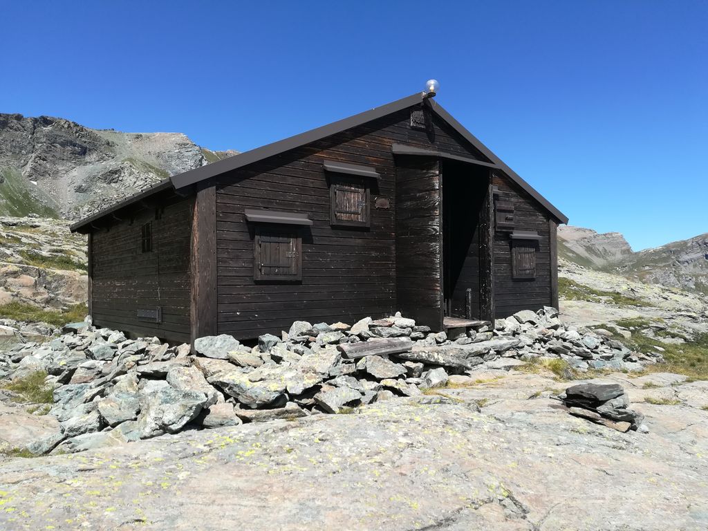 Photo 1