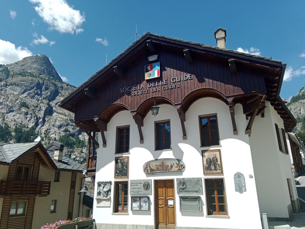 Photo №2 of Società delle Guide Alpine