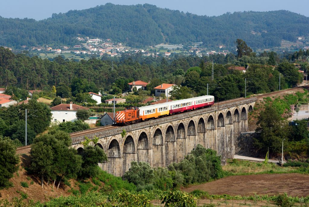 Photo №2 of Durrães