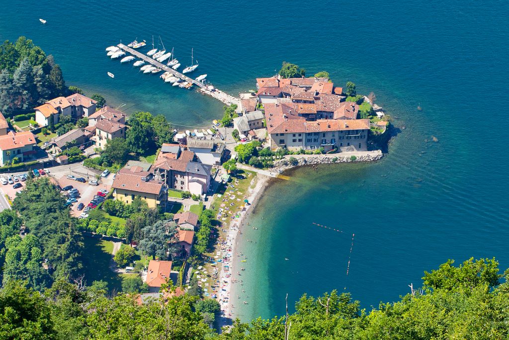 Photo №4 of Castello di Lierna