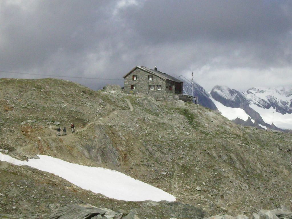 Cavardirash%C3%BCtte_von_Westen