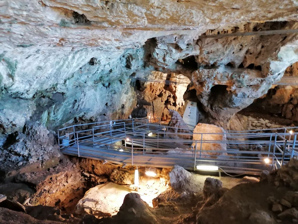 Photo №2 of Caverna delle Arene Candide