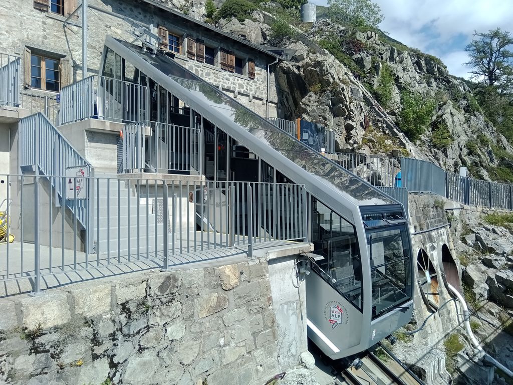 Ch%C3%A2telard_funicular_06