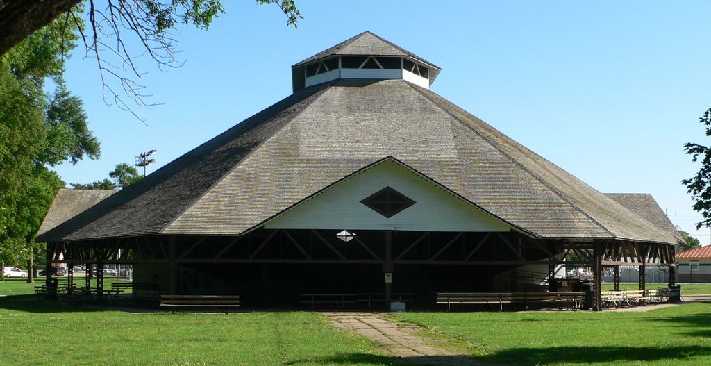 Chautauqua_Pavilion_(Hastings%2C_Nebraska)_from_N