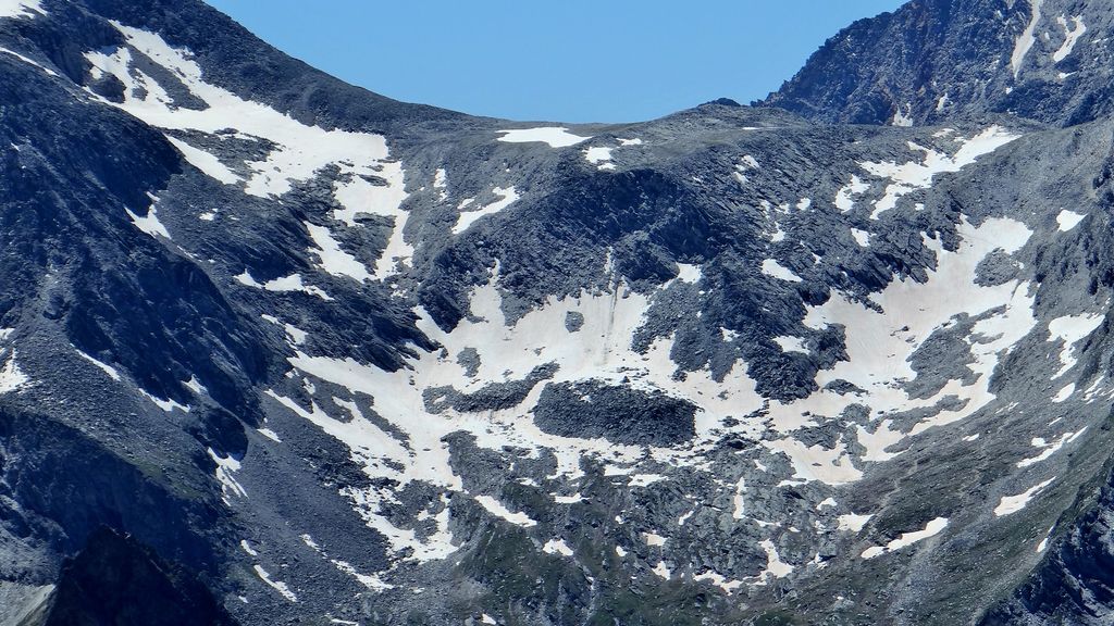 Photo №2 of Petit Mont Blanc