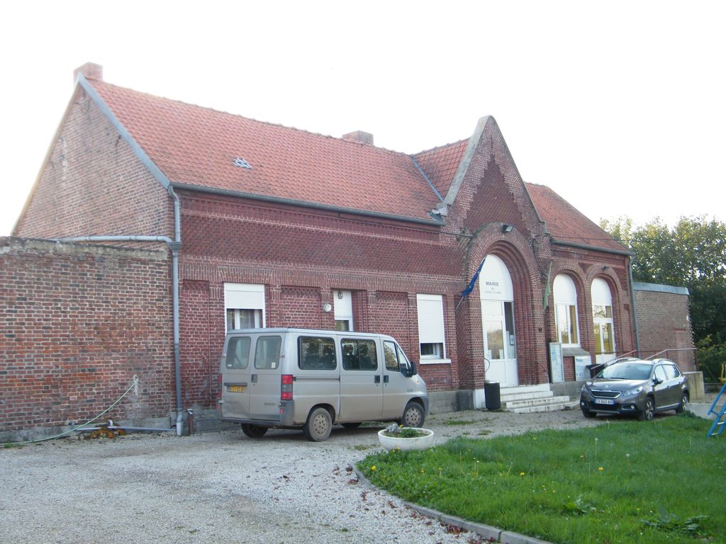 Photo №2 of L'Échelle-Saint-Aurin