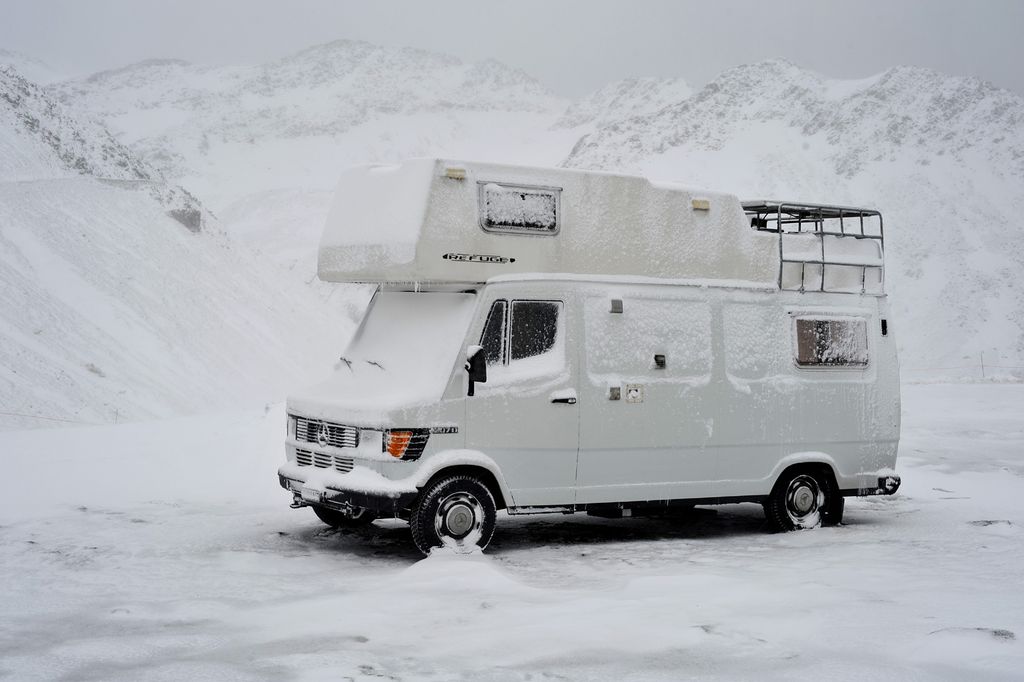 Furkapass_Refuge_01_09
