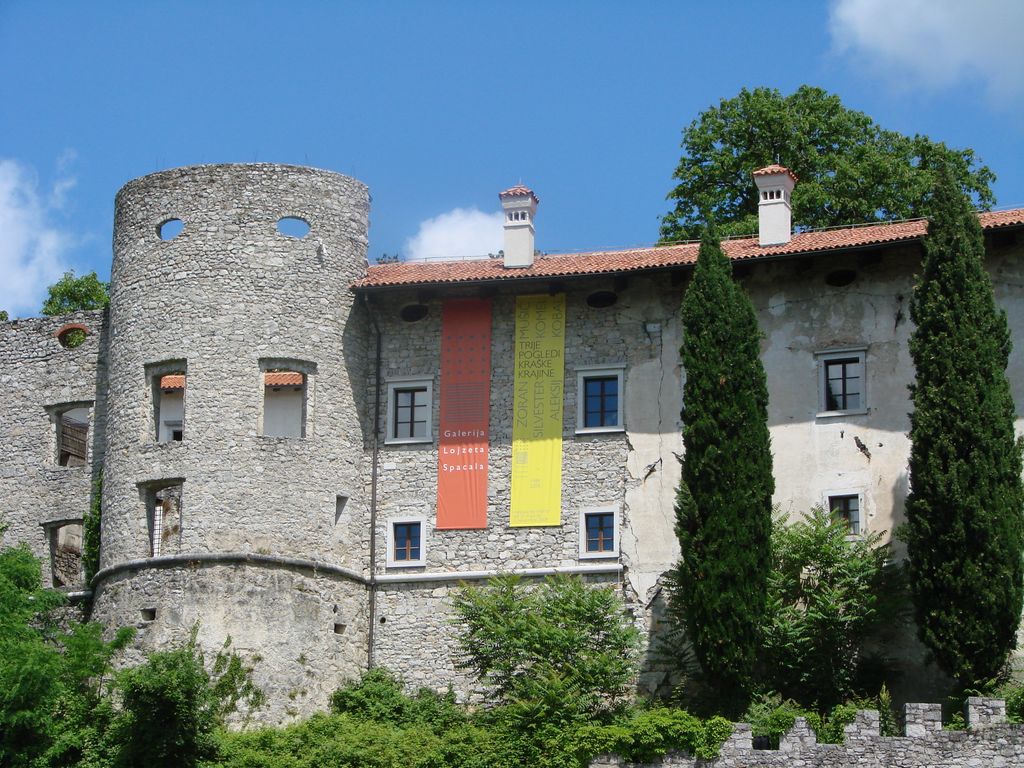 Photo №2 of Štanjel