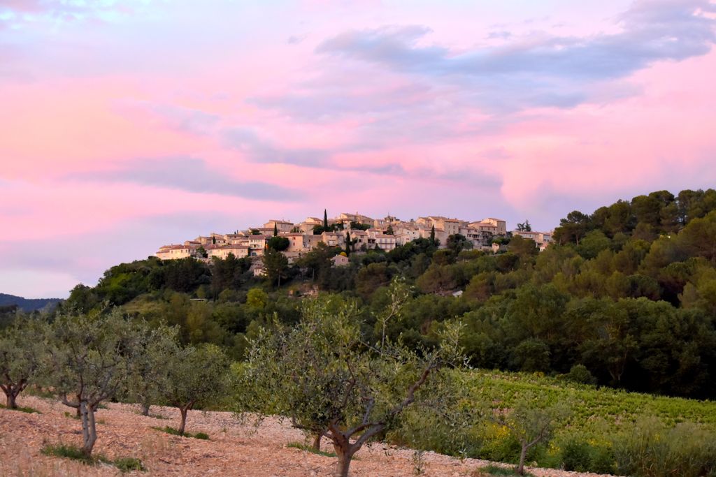 Photo №2 of Grambois