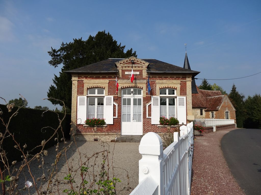 Photo №2 of Grandchamp-le-Château