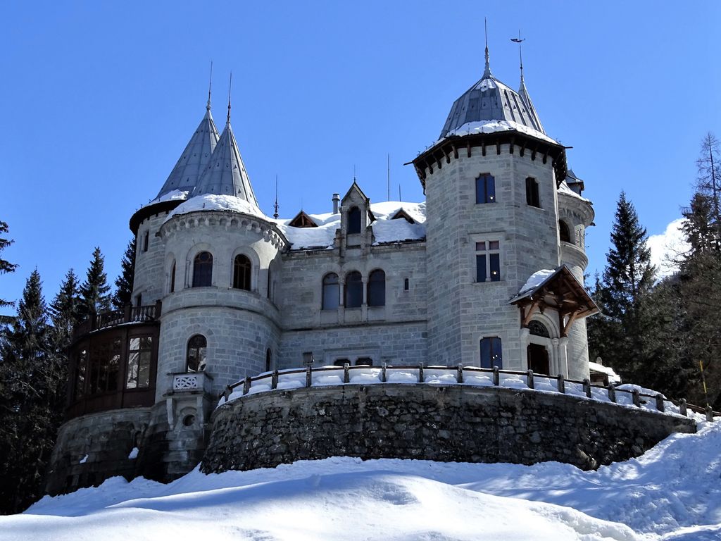 Photo №2 of Castel Savoia