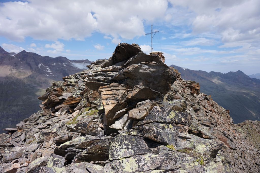 Photo №2 of Hangerer