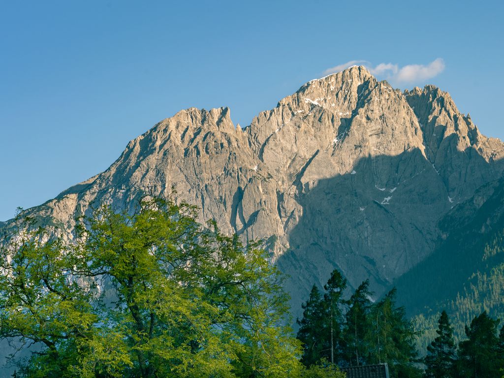 Photo №2 of Hochstadel