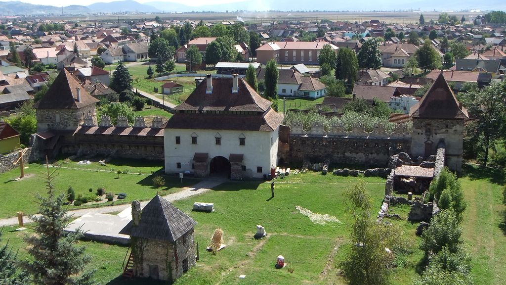 Photo №2 of Lázár Castle