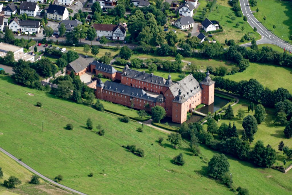 Photo №2 of Schloss Adolfsburg