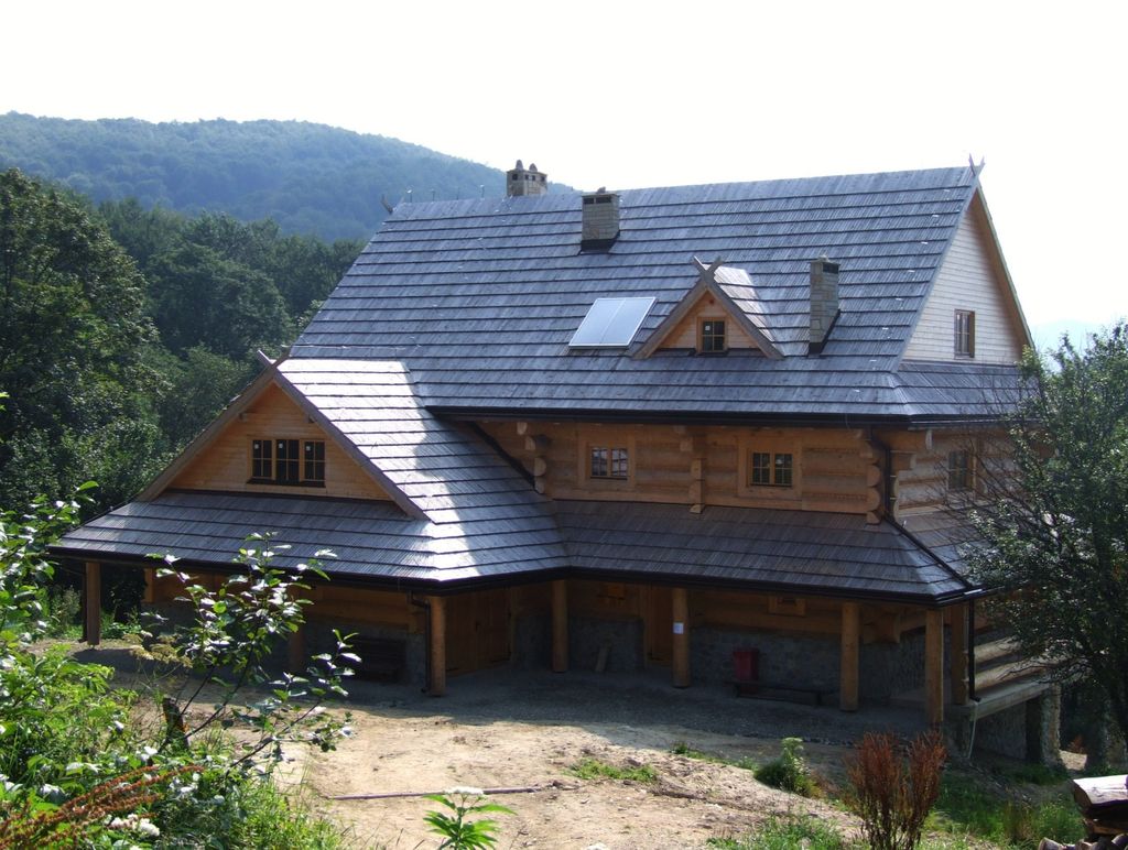 Koliba_Przys%C5%82up_Cary%C5%84ski_B1