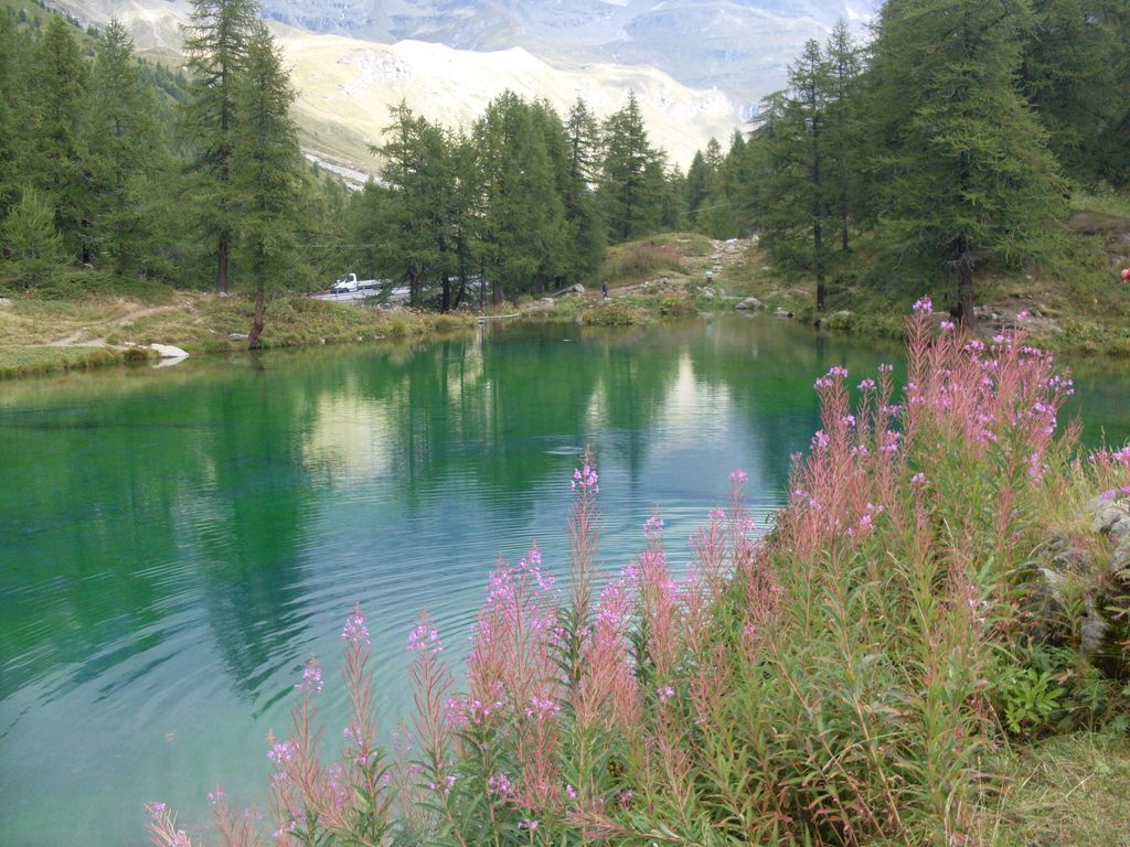 Photo №4 of Le Lac-Bleu
