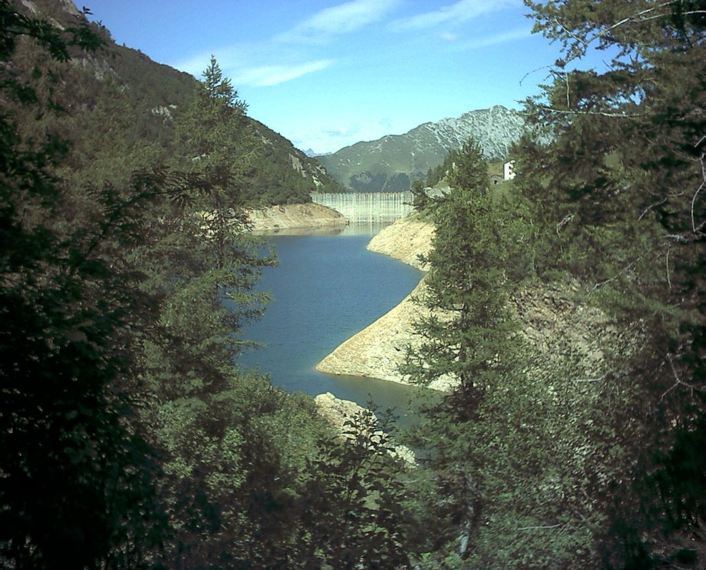 Photo №2 of Lago Piano Casere
