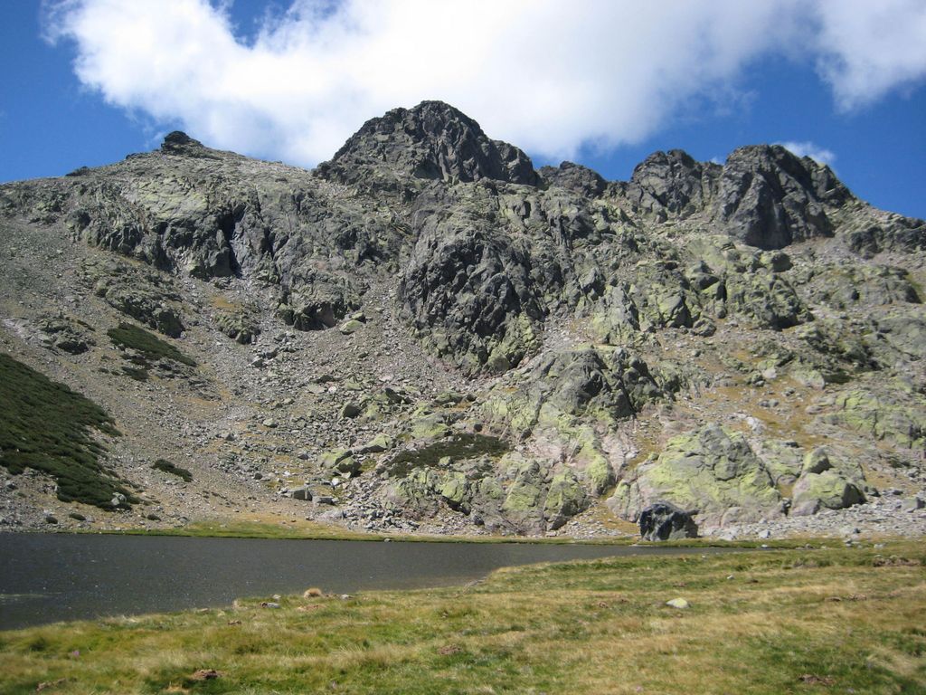 Photo №2 of Laguna de los Caballeros