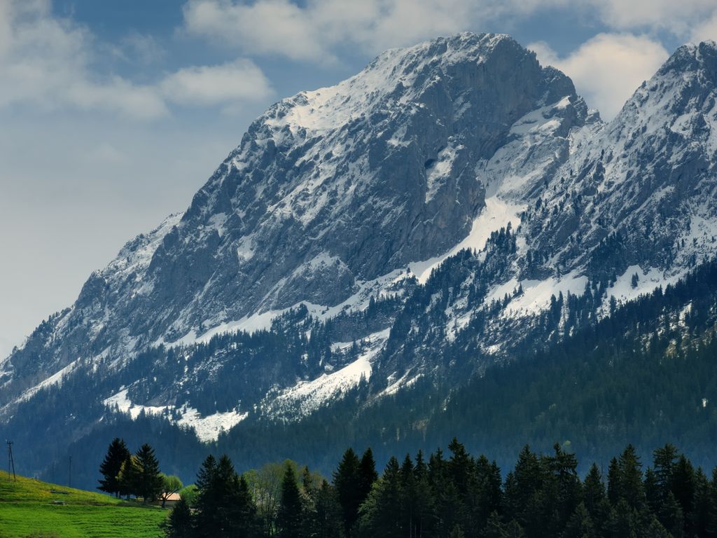 Photo №2 of Le Rubli