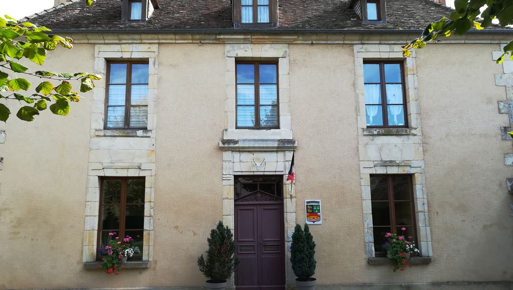 Photo №2 of La Mesnière