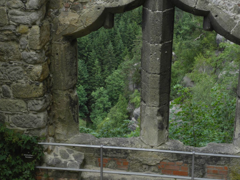 Oybin%2C_z%C5%99%C3%ADceniny_hradu_-_panoramio_(10)