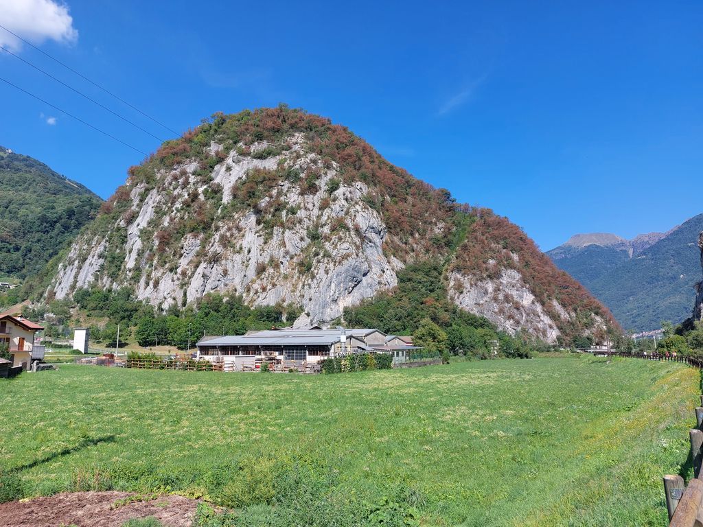 Photo №2 of Rocca di Baiedo