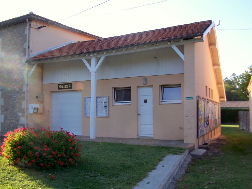 Photo №2 of Pompogne