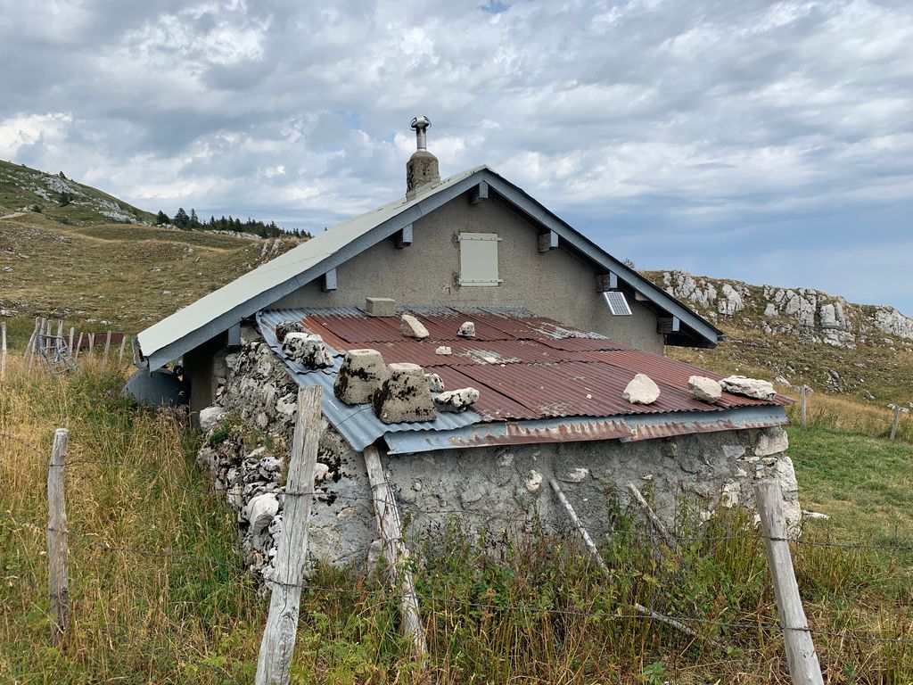 Photo №3 of Thoiry Devant