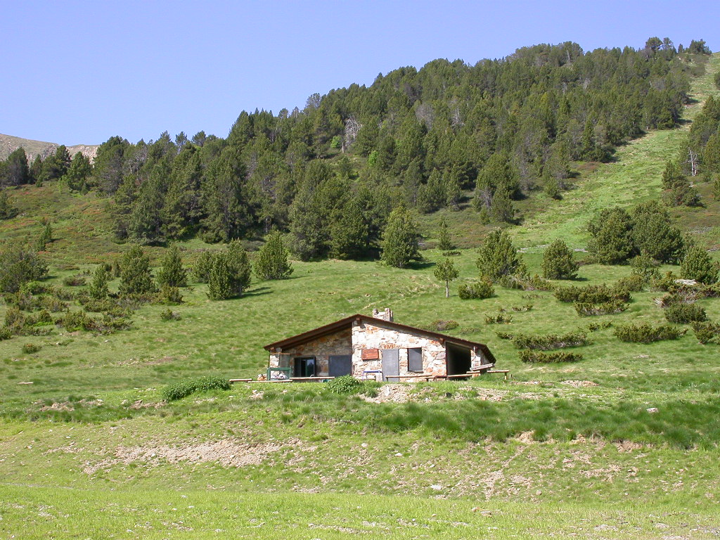 Refugi_de_Riba_Escorjada_-_panoramio