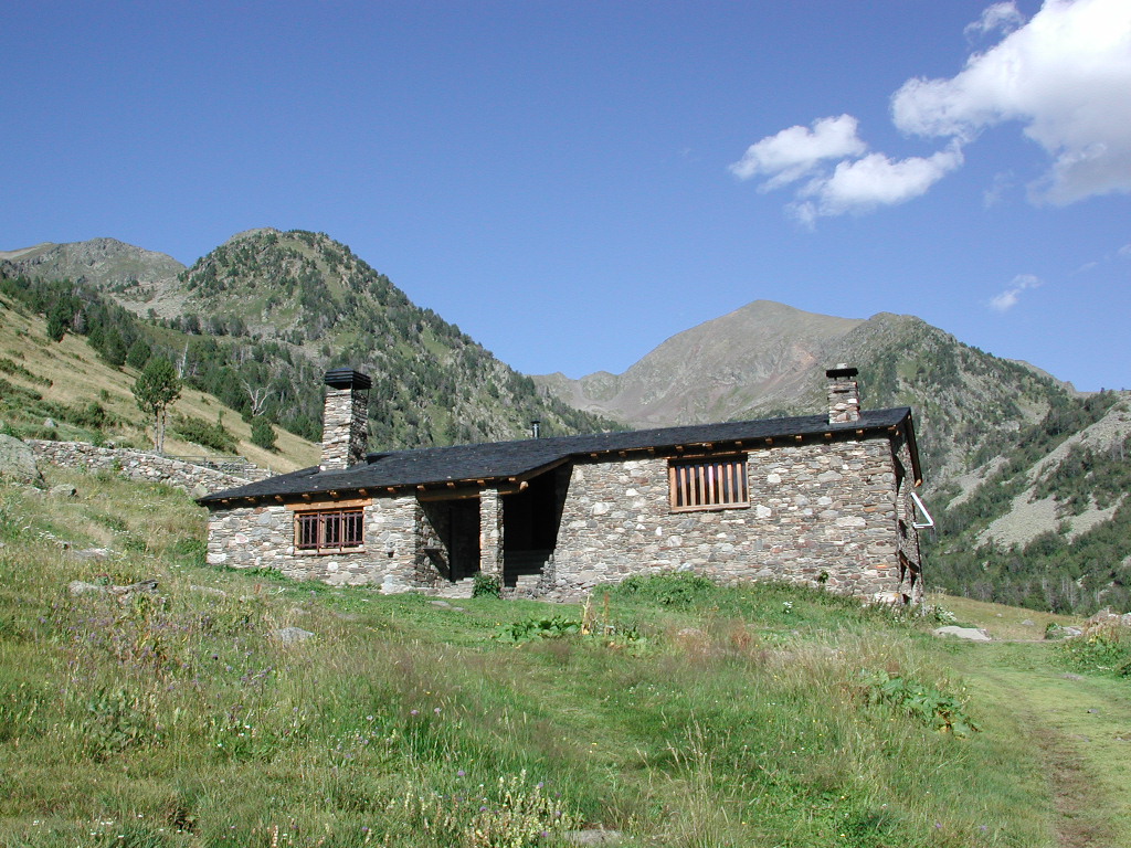 Refugi_de_Sorteny_-_panoramio
