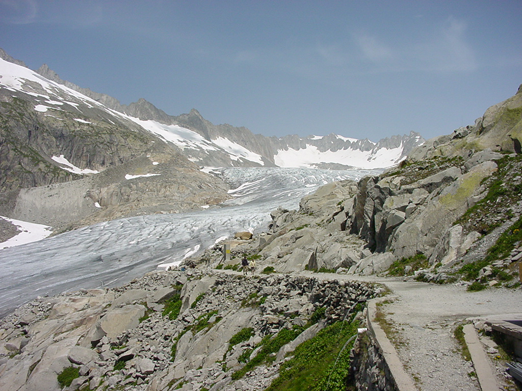 Rhone_Glacier_-_panoramio_-_Alistair_Cunningham