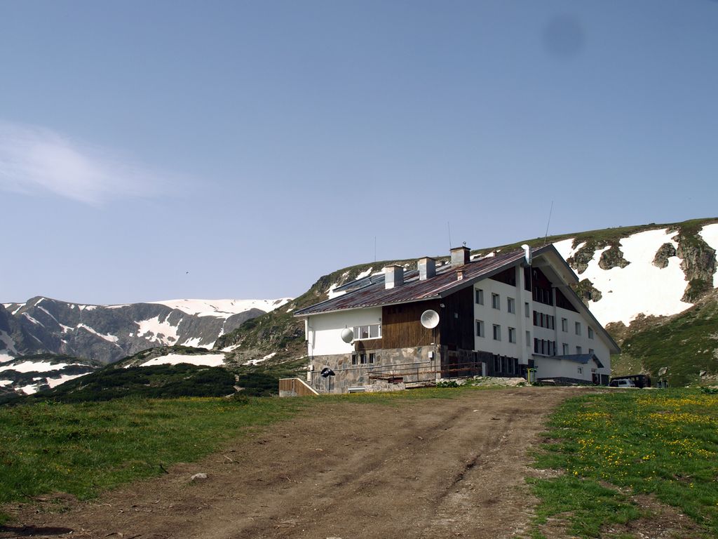 Rilski-ezera-chalet-1