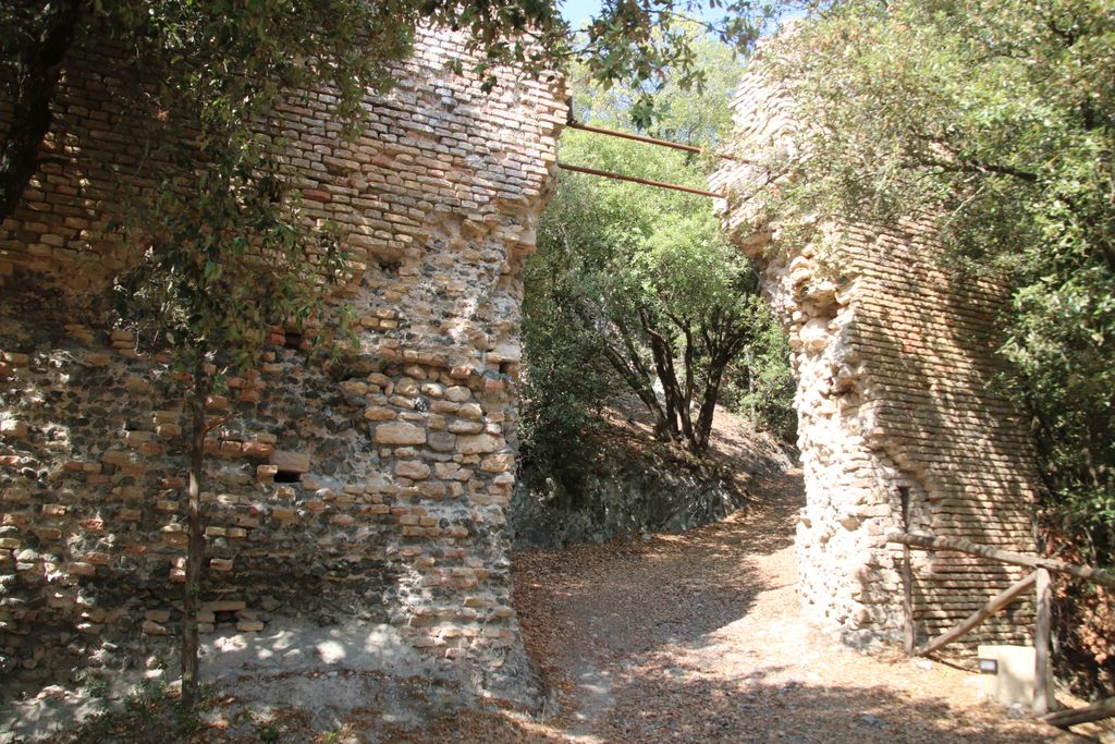 Photo №9 of Rocca di Sillano