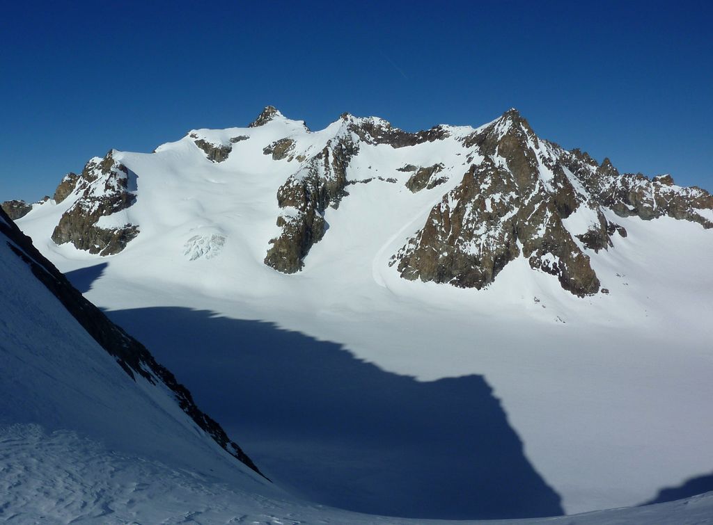 Photo №2 of Roche Faurio