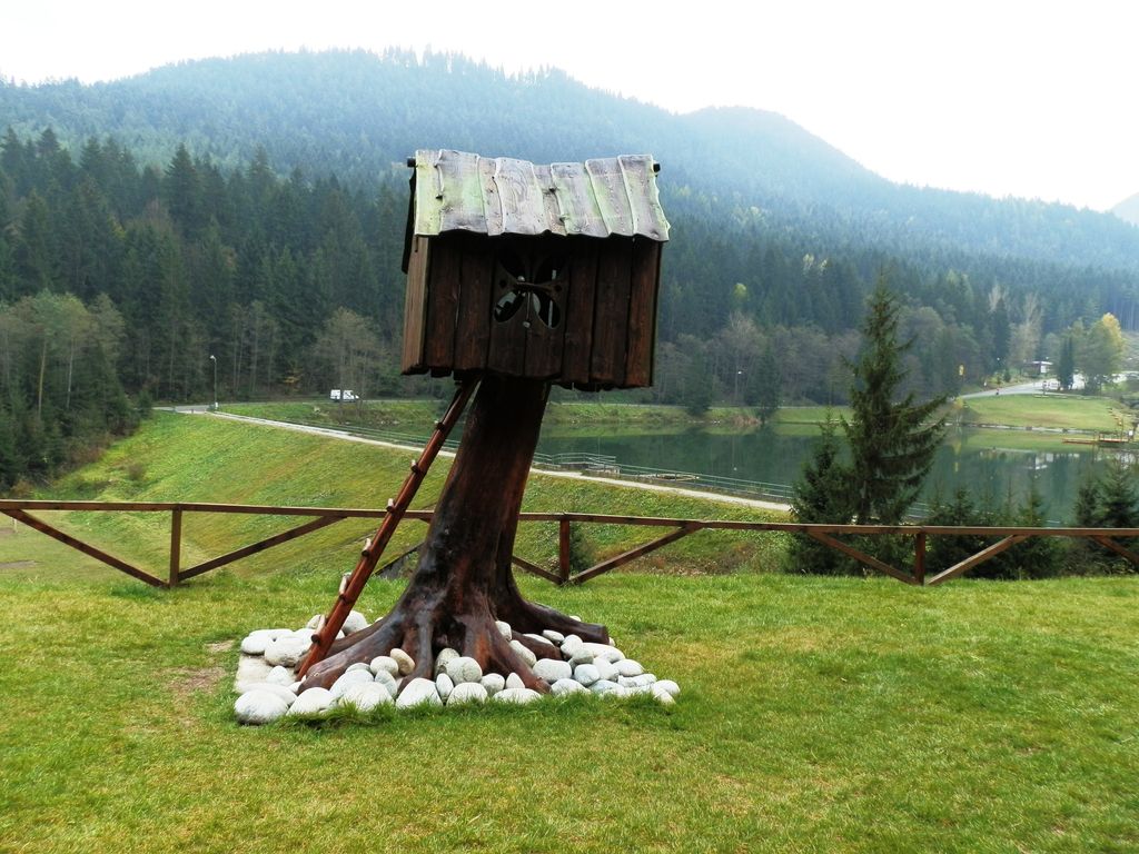 Ru%C5%BEomberok%2C_Hrabovo_-_panoramio